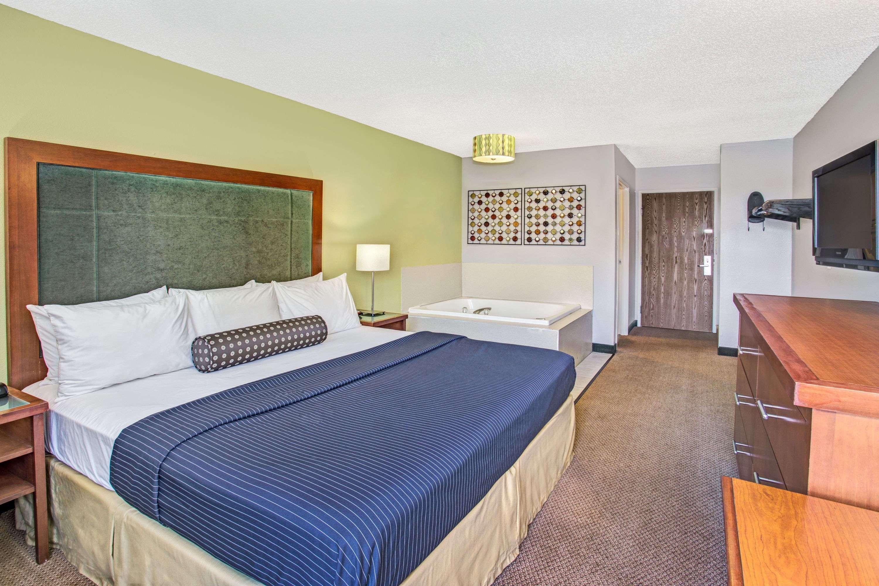 Days Inn By Wyndham Great Lakes Naval Base North Chicago Kültér fotó